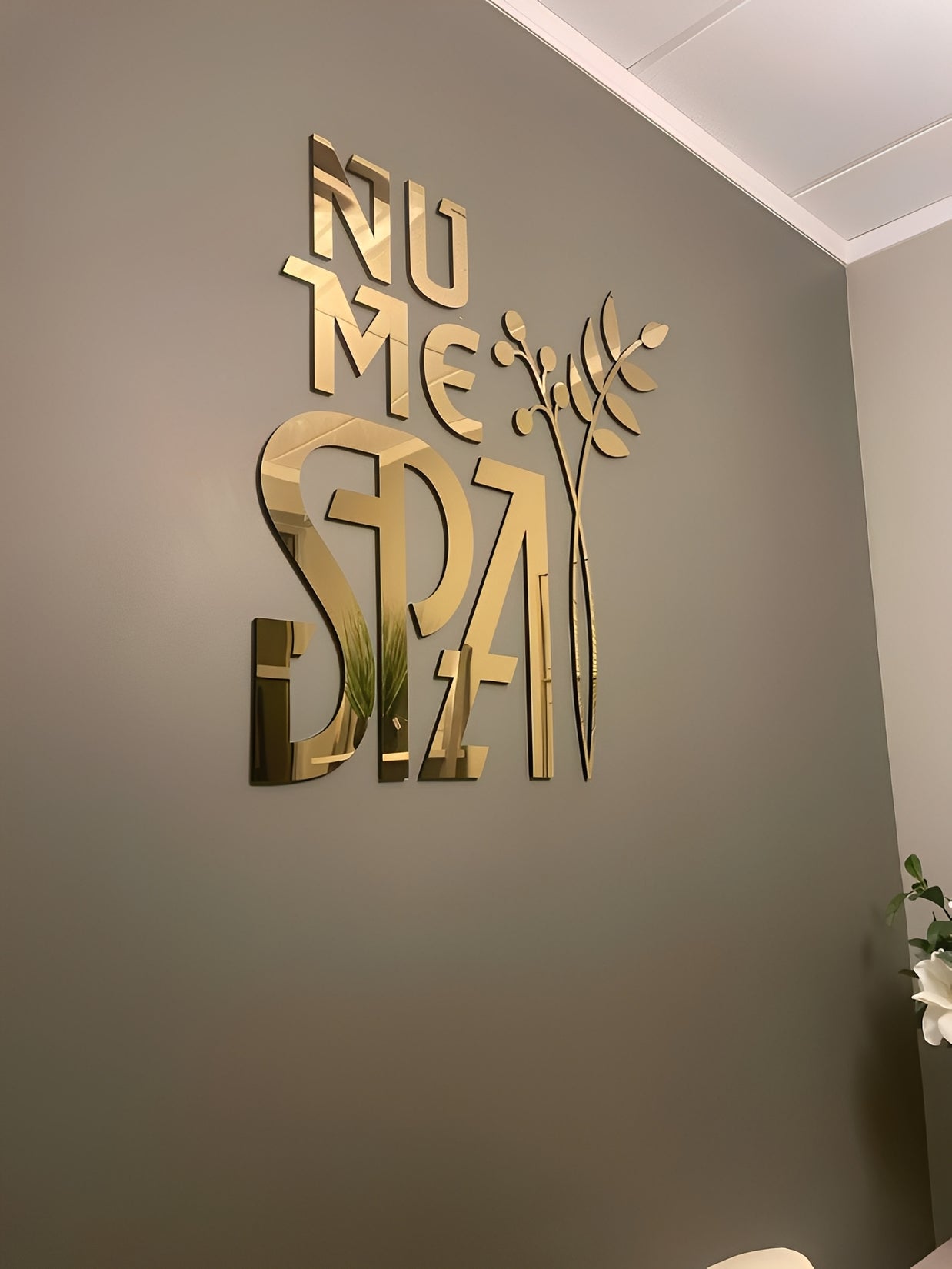 Metal & Acrylic Letters Sign